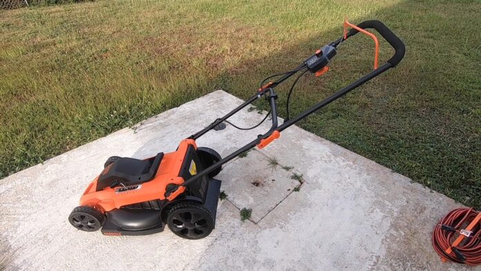 Black and Decker MM2000 Corded Electic Lawn Mower