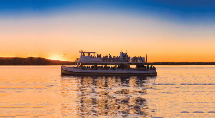 Potomac-Flusskreuzfahrt bei Sonnenuntergang